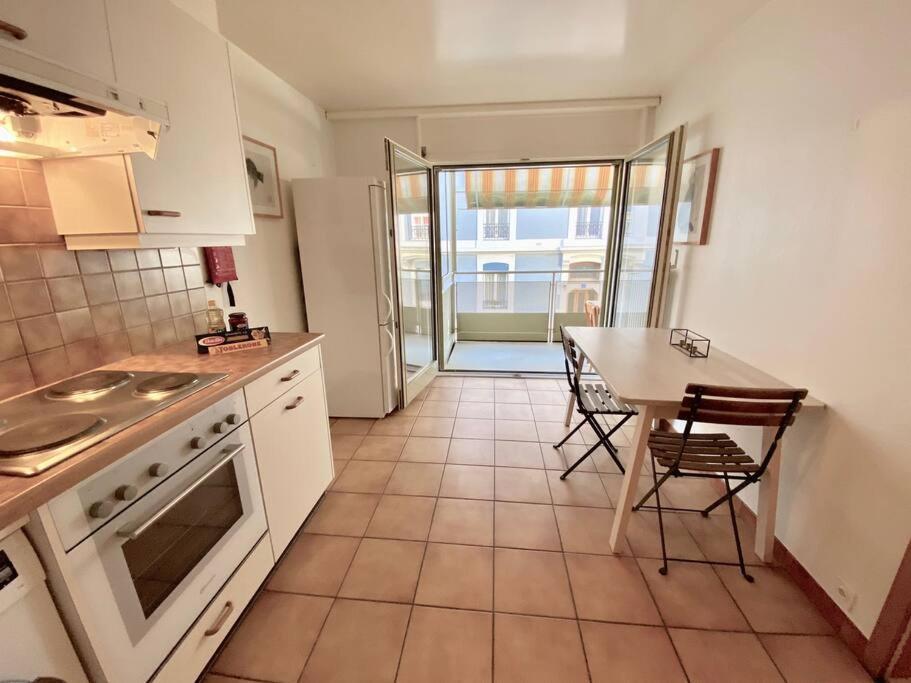 Comfortable, Very Well Located Between Train Station And Lake! Lausanne Eksteriør billede